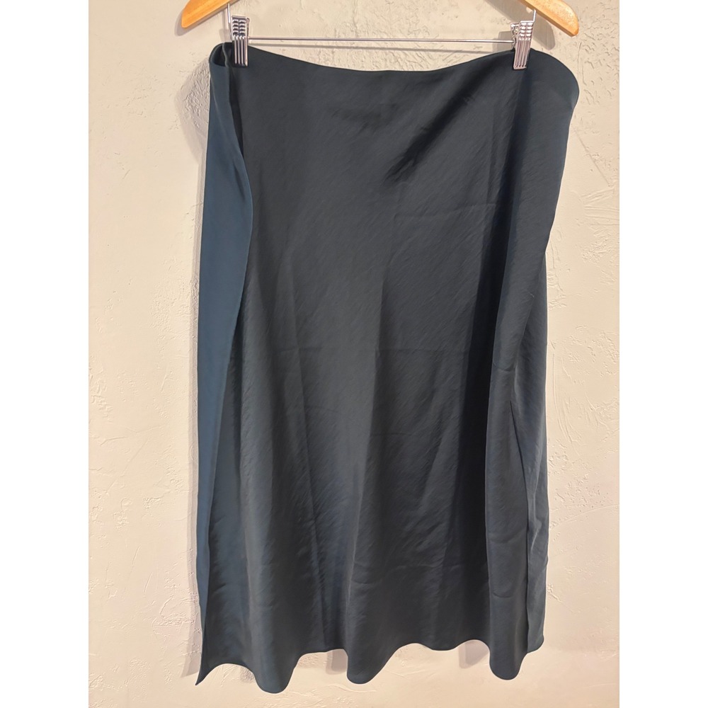 Universal Standard Diane Satin Bias Skirt Deep Sea Navy Blue USSK0690 Size L NEW